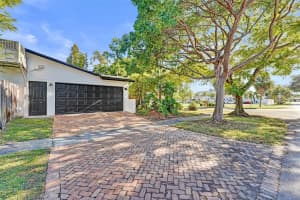 601 S Rainbow Dr, Hollywood, FL 33021 Sold 01/05/26