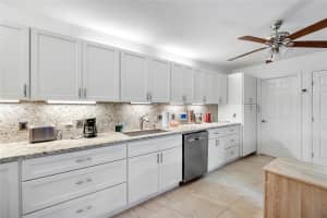 9101 19 Place, Davie, FL 33324 - MLS#F10534234