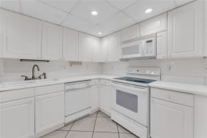 1401 S Federal Hwy 218, Boca Raton, FL 33432 - MLS#F10534314