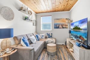 310 Harrison St 102E, Hollywood, FL 33019 - MLS#F10534399