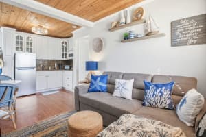 310 Harrison St 102E, Hollywood, FL 33019 - MLS#F10534399