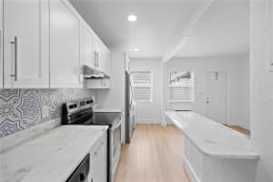 412 SE 16th St 2, Fort Lauderdale, FL 33316 - MLS#F10534502