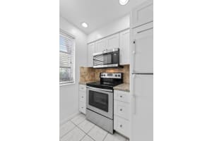 2130 NE 42nd Ct 2, Lighthouse Point, FL 33064 - MLS#F10534583