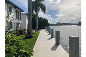 561 Bayshore Drive, Fort Lauderdale, FL 33304 - MLS#F10534618