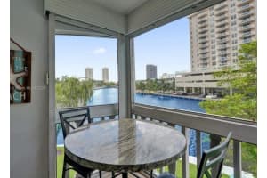 450 Paradise Isle Boulevard, Hallandale Beach, FL 33009 - MLS#F10534632