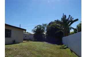 17920 NW 82nd Ave, Hialeah, FL 33015 Sold 12/11/25