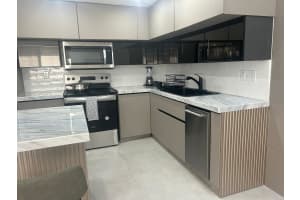 217 SW 15th St, Fort Lauderdale, FL 33315 - MLS#F10534639