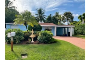 946 Alamanda Rd, West Palm Beach, FL 33405 - MLS#F10534641