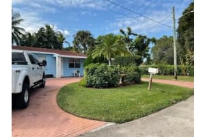 946 Alamanda Rd, West Palm Beach, FL 33405 - MLS#F10534641