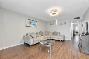 1052 Harwood 1052, Deerfield Beach, FL 33442 - MLS#F10534738