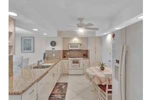 1150 Hillsboro Mile 914, Hillsboro Beach, FL 33062 - MLS#F10534805