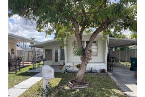 8540 SW 16th St, Davie, FL 33324 - MLS#F10534827