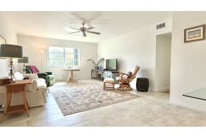 669 Oakland Park Boulevard, Wilton Manors, FL 33311 - MLS#F10534834