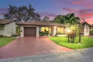 1752 SW 19 Avenue, Deerfield Beach, FL 33442 - MLS#F10534843