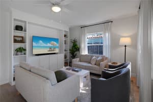 945 SW 19th St, Fort Lauderdale, FL 33315 - MLS#F10534916