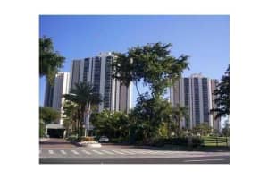 20301 W Country Club Dr 2025, Aventura