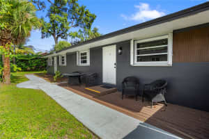 827 SW 29th St 1-2, Fort Lauderdale, FL 33315 - MLS#F10534981