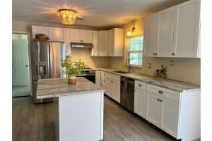 1858 SE Lake Weir Ave, Ocala, FL 34471 - MLS#F10535026