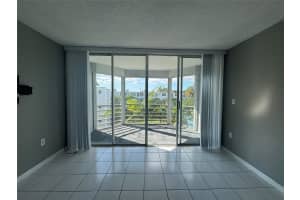 1701 NE 191st St 413, Miami, FL 33179 - MLS#F10535030