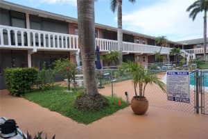 160 NE 8th Ave 25 B, Hallandale Beach, FL 33009 - MLS#F10535033