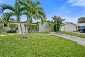 704 NE 23rd Ave 2, Pompano Beach, FL 33062 - MLS#F10535034