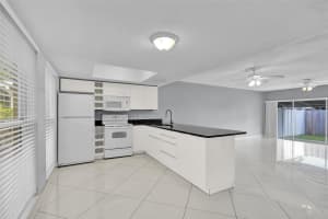 704 NE 23rd Ave 2, Pompano Beach, FL 33062 - MLS#F10535034