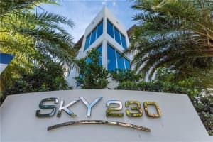 246 Shore Ct, Lauderdale By The Sea, FL 33308 - MLS#F10535035