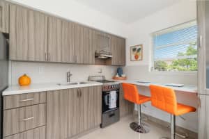 620 NE 2nd Ct 203, Hallandale Beach, FL 33009 - MLS#F10535037