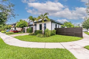 15901 SW 136th Way, Miami, FL 33196 - MLS#F10535194