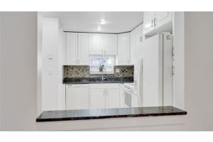 681 S Hollybrook Dr 203, Pembroke Pines, FL 33025 - MLS#F10535390