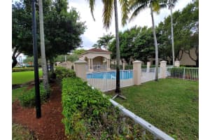 8853 Isles Circle, Tamarac, FL 33321 - MLS#F10535442