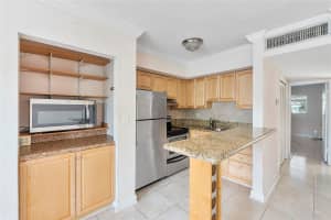 4050 NE 12th Ter 39-2, Oakland Park, FL 33334 - MLS#F10535523