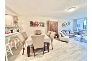 3800 Oaks Clubhouse Dr 311, Pompano Beach, FL 33069 - MLS#F10535533