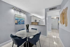 2920 NE 8th Ter 103, Oakland Park, FL 33334 - MLS#F10535660