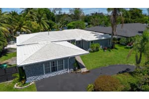 19885 22nd Avenue, Miami, FL 33180 - MLS#F10535687