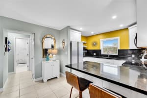 1581 NE 34th Ct 215, Oakland Park, FL 33334 - MLS#F10535744