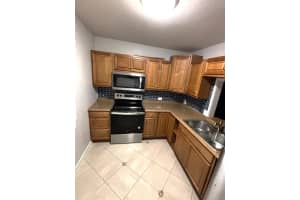 8851 N NEW RIVER CANAL RD 1E, Plantation, FL 33324 - MLS#F10535818