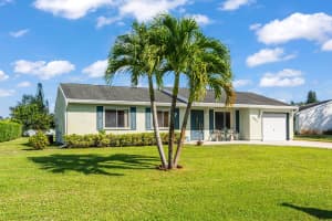 607 SW Everett Ct, Port Saint Lucie, FL 34953 - MLS#F10535831