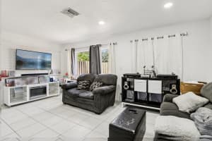 5843 Woodlands Blvd 5843, Tamarac, FL 33319 - MLS#F10535846