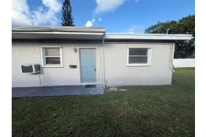 604 NW 10th St B, Hallandale Beach, FL 33009 - MLS#F10535852