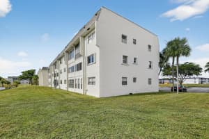 8130 Sunrise Lakes Boulevard, Sunrise, FL 33322 - MLS#F10535891