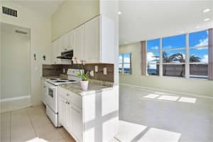 326 Harrison Street, Hollywood, FL 33019 - MLS#F10535896