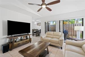 21 Meadows Drive, Boynton Beach, FL 33436 - MLS#F10535929