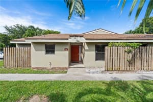 21 Meadows Drive, Boynton Beach, FL 33436 - MLS#F10535929