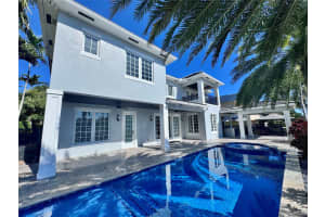 1744 SE 9th St, Fort Lauderdale, FL 33316 - MLS#F10535992