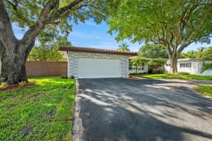 5300 Adams St, Hollywood, FL 33021 - MLS#F10536024