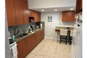 230 SW 15th St, Fort Lauderdale, FL 33315 - MLS#F10536030