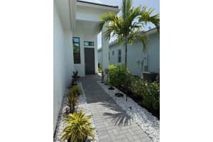 187 SE Via Sangro, Port Saint Lucie, FL 34952 - MLS#F10536053