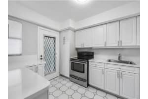 6100 Falls Circle Drive, Lauderhill, FL 33319 - MLS#F10536102