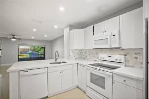 510 103rd Terrace, Pembroke Pines, FL 33026 - MLS#F10536219